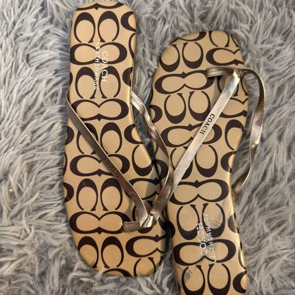 Coach Gold Sandals with Signature Monogram Sz 39 - Picture 5 of 5